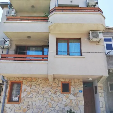 Guest house Къща Коминеви *