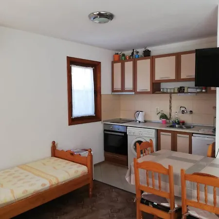 Guest house Къща Коминеви